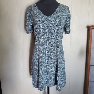 GCB Love Womens Floral Short Sleeve V Neck Mini Dress Size M